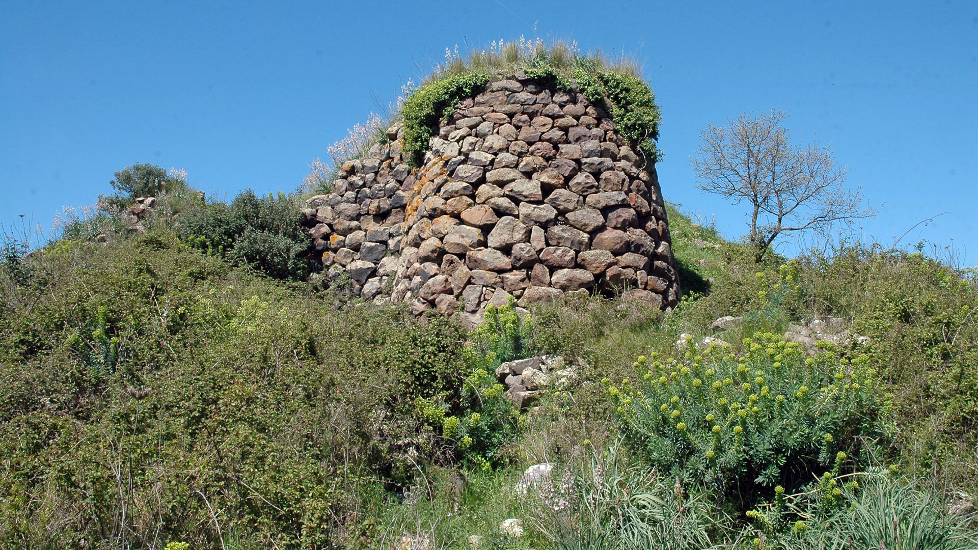 Laconi nuraghe Genna e Corte